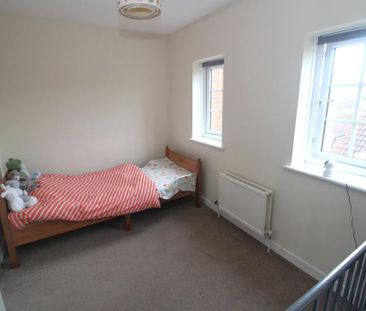 2 bedroom end of terrace house to rent - Photo 5