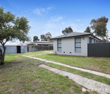 Beautifully Renovated Family home in the heart of Sunshine West - Photo 5