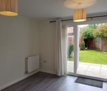 Modern End of Terrace 2 Double Bedroom House To Let in Berryfields,... - Photo 2