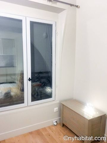 Logement à Paris, Location meublée - Photo 5