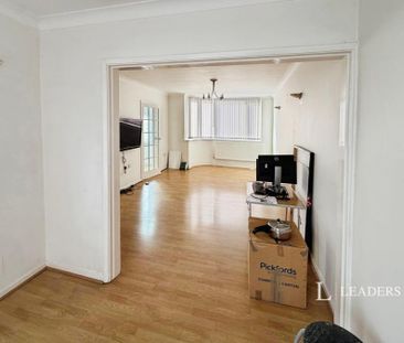 4 bedroom house to rent Moorgate Avenue, Birstall, Leicester, LE4 - Photo 2