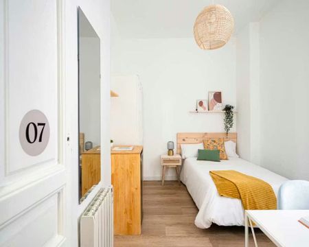 Calle de Fernández de la Hoz, Madrid, Community of Madrid 28010 - Foto 2