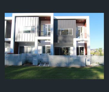 Modern 3 bedroom townhouse - Photo 6