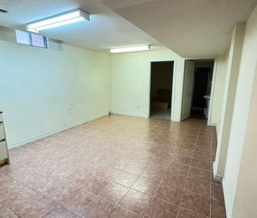 For Lease - 316 Valleymede Drive Unit# Basement, Richmond Hill, Ont... - Photo 4