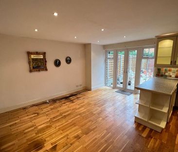 4 bedroom semi-detached house to rent - Photo 1