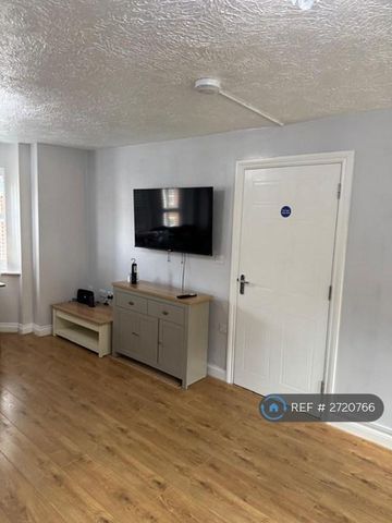 5 bedroom terraced house to rent - Photo 3