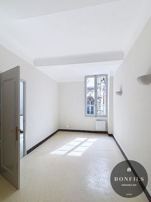 A LOUER AVIGNON (84000) INTRAMUROS : APPARTEMENT 2 PIECES NON MEUBLE - QUARTIER RUE PAUL SAIN, - Photo 1