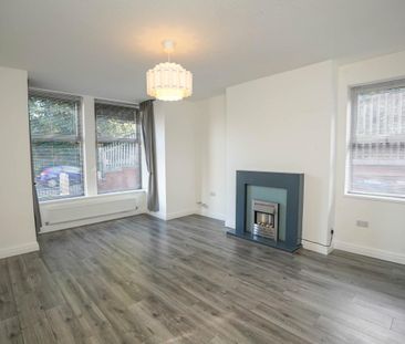 2 bed Flat for Rent - Photo 2