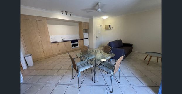 Great Location, Great Fully Furnished Apartment - Photo 1