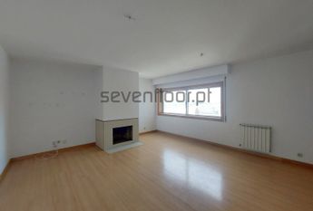 Apartamento T2+1 em Porto