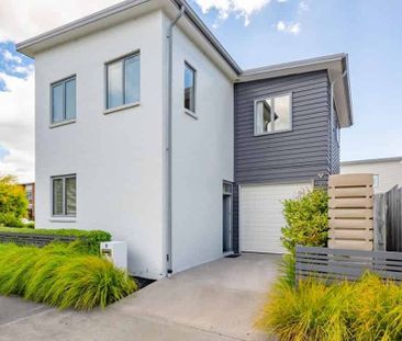 Charming Family Home - Available soon! - Photo 4