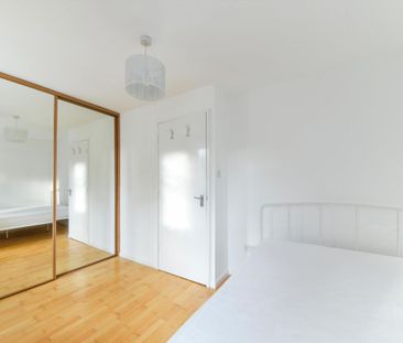 House to let in Inglewood Close E14 - Photo 6