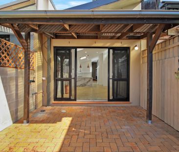 Location & lifestyle - Photo 6