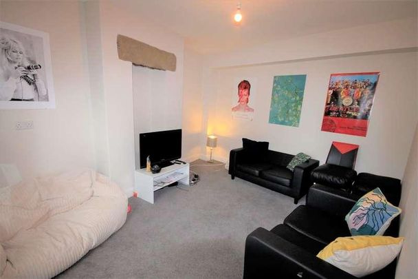 Thornville Place, Hyde Park, Leeds, LS6 - Photo 1