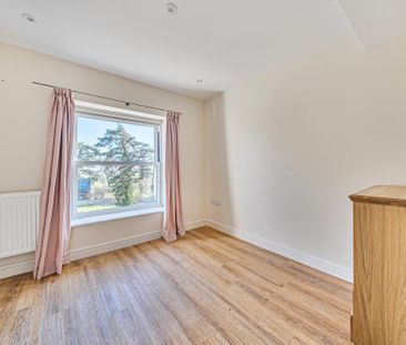 4 bedroom detached house to rent - Photo 3