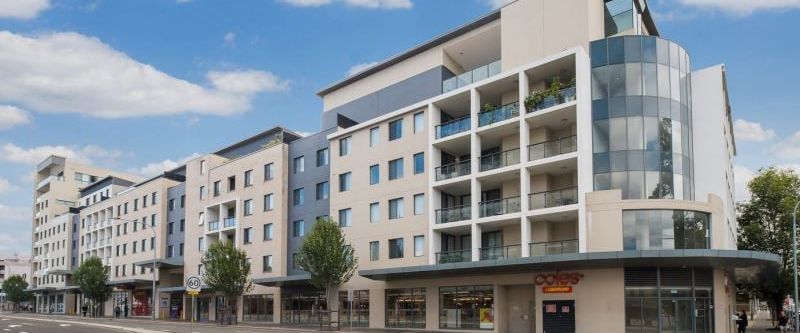 Spacious & Bright 3 Bedroom Apartment - Photo 1