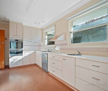 19 Lavinia Drive, Ballarat North - Photo 2