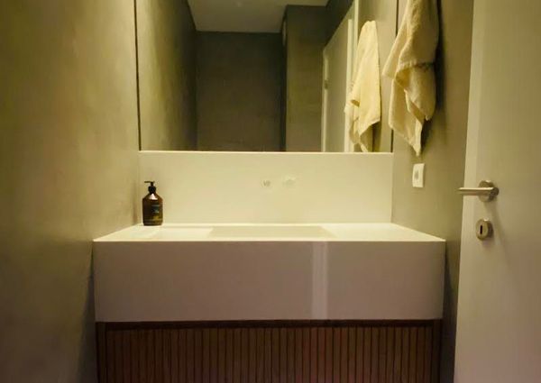 APARTAMENTO T2 REMODELADO - QUINTA BELOURA COM TERRAÇO E PISCINA