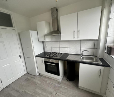 3 bedroom flat to rent - Photo 1 | Rentumo