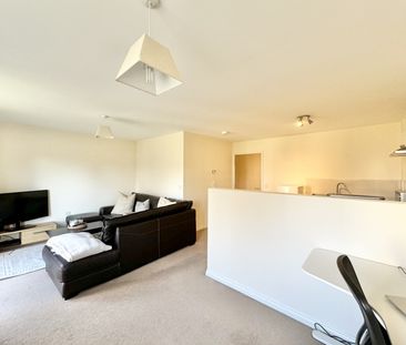Two Bedroom Apartment for Rent - Photo 2