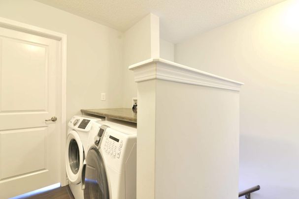 For Lease - 3062 Gardenia Gate, Oakville, Ontario - Photo 1