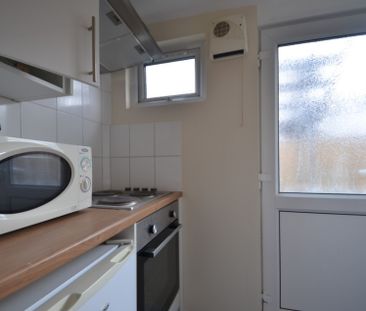 1 bedroom Property to rent - Photo 4