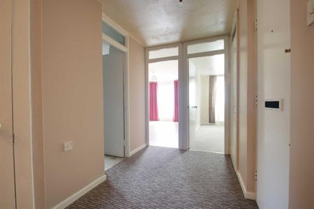 Bohemia, Queensway, Hemel Hempstead - Photo 4