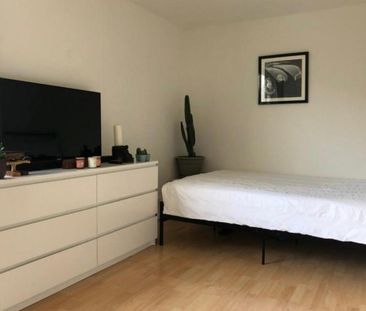 4 bedroom flat share to rent - Photo 2