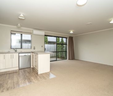 Two-bedroom Home In Hamilton East - Photo 1