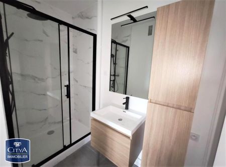 Location Appartement 2 pièces 55m² LA SOUTERRAINE 23300 - Photo 5