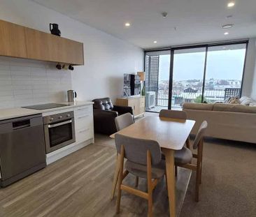 Prime Central Apartment - Fully Furnished + Views - Photo 1