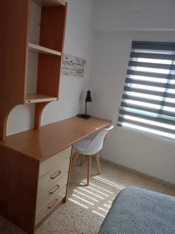 Carrer Isaac Peral, Burjassot, Valencian Community 46100 - Photo 3