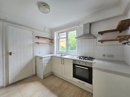 1 bedroom in a house share to rent - Photo 4