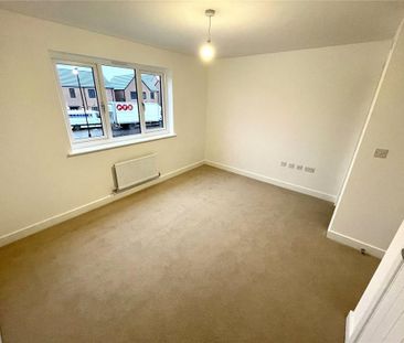 4 bedroom detached house to rent - Photo 2