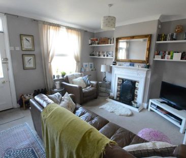 2 bedroom terraced house to rent - Photo 2