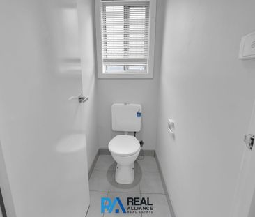 Spacious 4 Bed Home| Large backyard, Close to best Schools and amen... - Photo 5