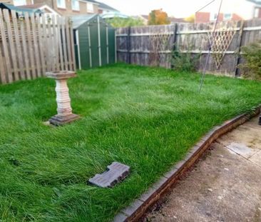 2 bedroom end of terrace house to rent - Photo 1