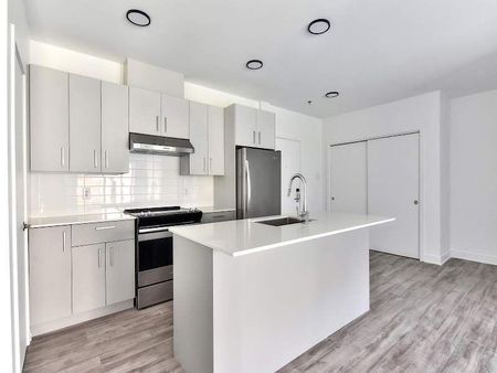 500 rue Sauvé Est, Montréal, QC - Photo 2