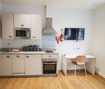 Studio Apartment – Medium Let - Photo 2