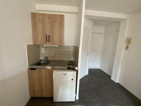 Location Appartement 1 pièce 19m² EVREUX 27000 - Photo 4