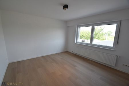 Energiezuinige, moderne Half-open woning met 4 slpk. , garage, oprit en tuin - Photo 5