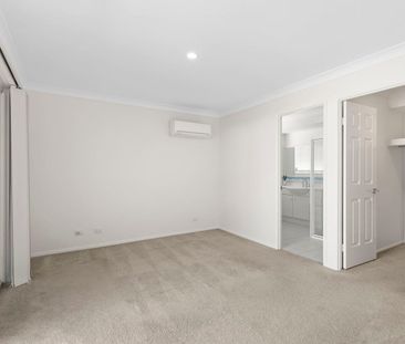 Four Bedroom Family Home with a Swimming Pool - Photo 5