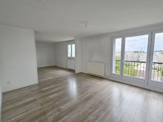 Location Appartement 4 pièces 77m² COMPIEGNE 60200 - Photo 1