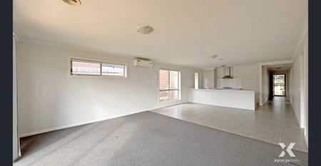 Charming Family Residence in a Prime Location! - Photo 2