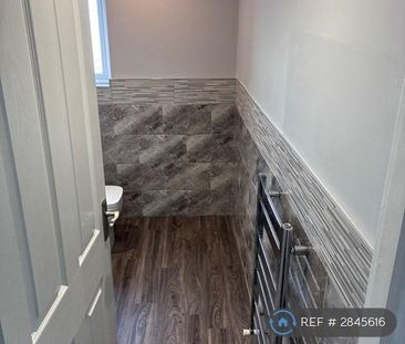 2 bedroom semi-detached house to rent - Photo 5