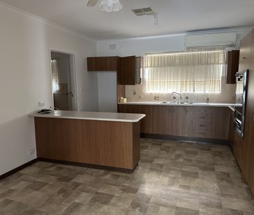 8/23 Arnold St, Underdale SA 5032 - House For Rent | Domain - Photo 2