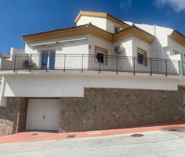 Alquiler de chalet pareado en Calle Colmenar, 3 - Photo 1