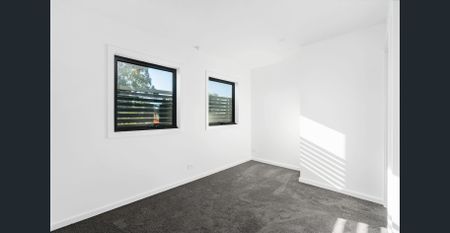 Two Bedroom + Study Townhouse! - Photo 4