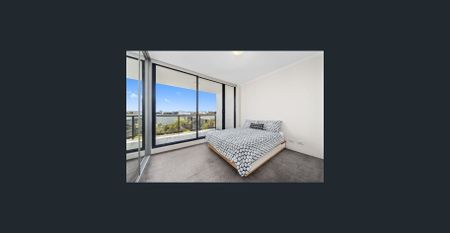 Top floor 1 Bed Apartment + Parking - Photo 2