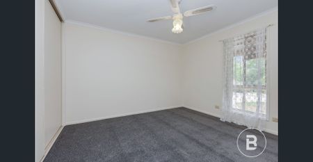 3 Bedroom Home in popular Strathdale - Photo 3